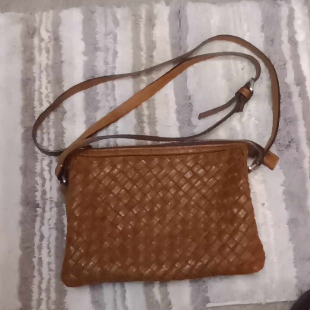 Macon crossbody